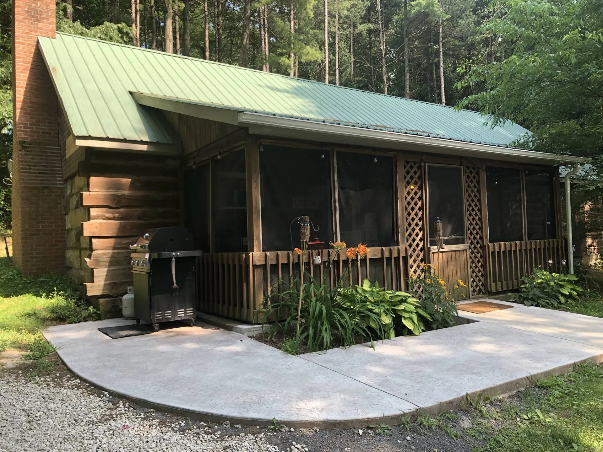 Cozy Cabin 100+ Acres — photo 1 of 10