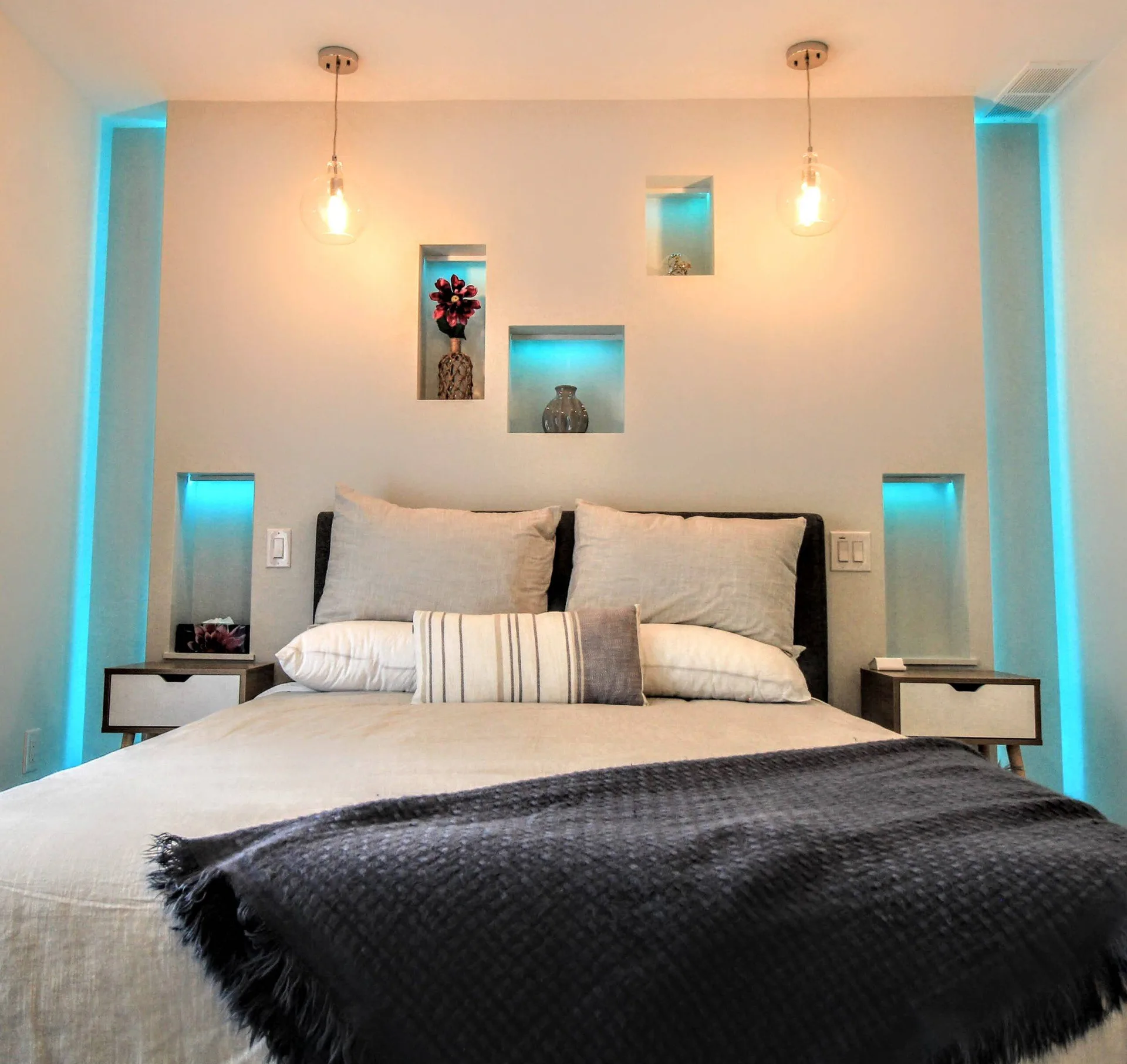 Seacliff Beach Suites - Cozy Room — photo 1 of 10