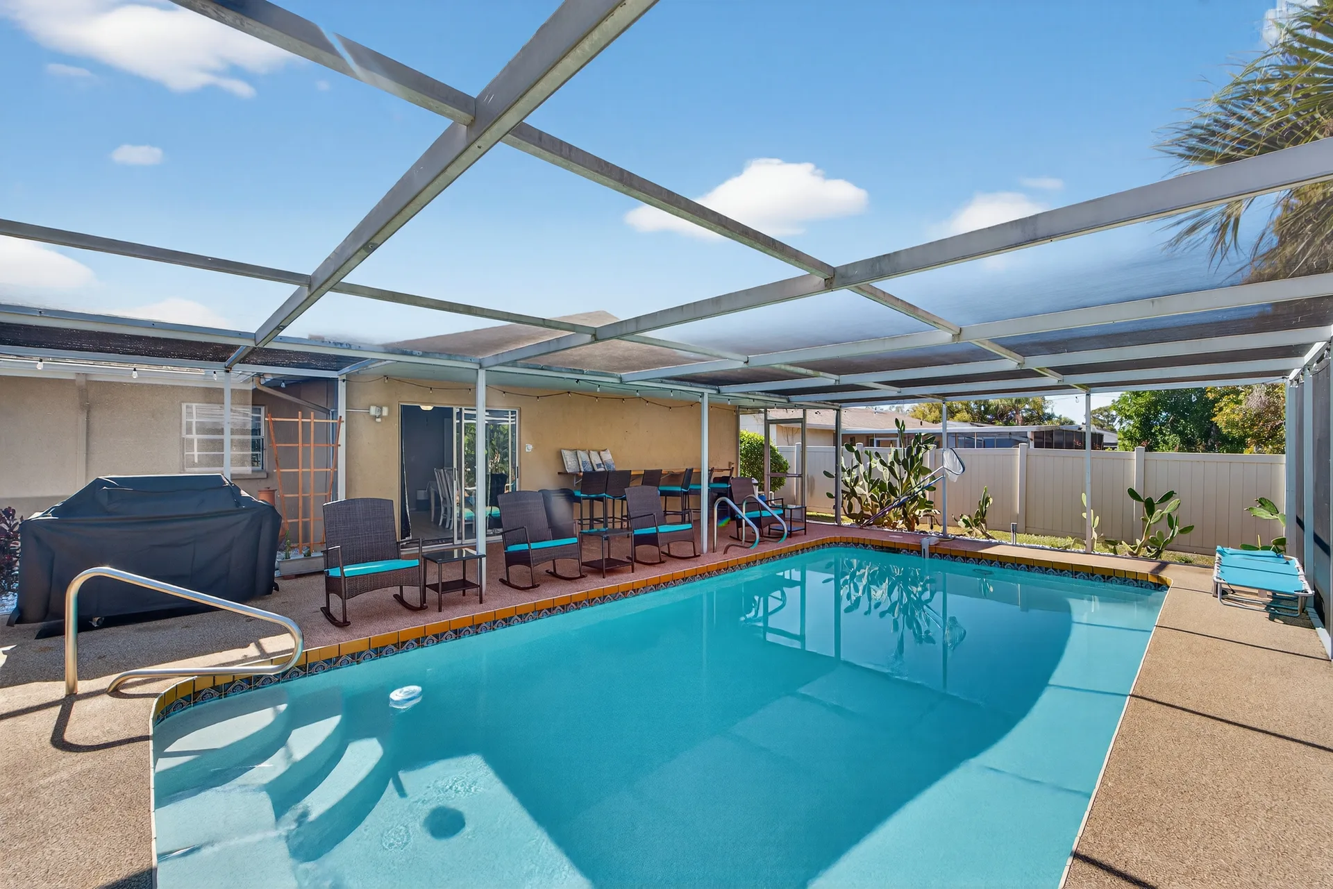 Ponderosa Pine Retreat in Bradenton — photo 1 of 52