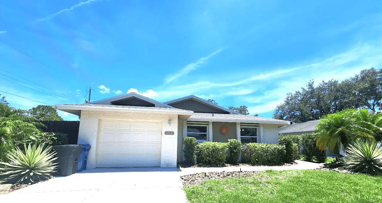 Bay Vista- Pinecraft Florida — photo 1 of 12